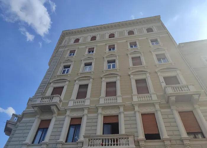 Triestecenter & - Colori Di 3*