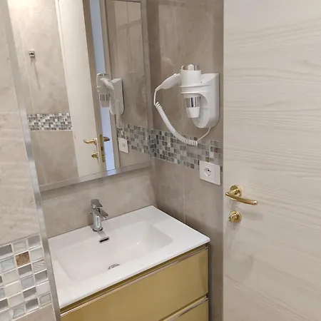 Triestecenter & - Colori Di 3*