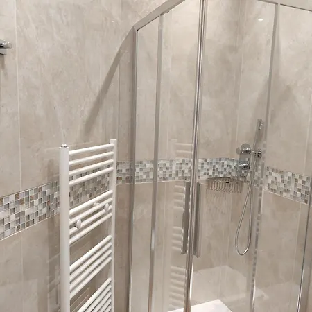 Konukevi Triestecenter & - Colori Di