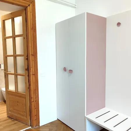 Konukevi Triestecenter & - Colori Di Trieste